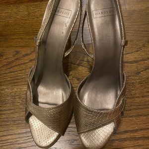 Harold woman’s shoes